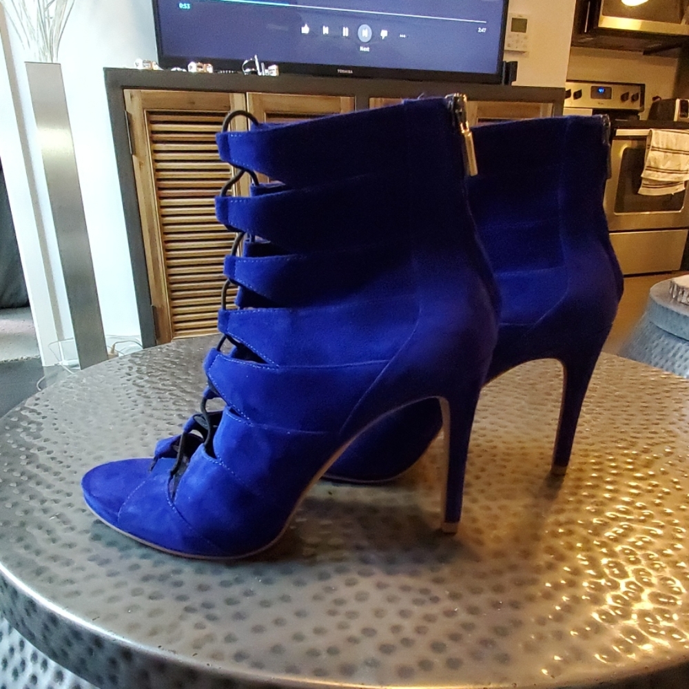 Kenneth Cole heels